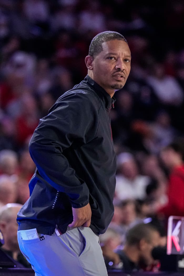 Lamont Paris looking out on the court during the Gamecocks matchup vs. Georgia (3rd Feb., 2024)